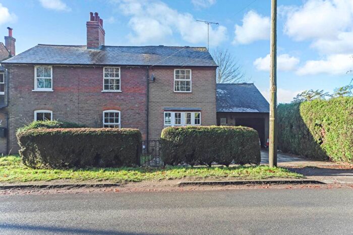 4 Bedroom Semi-Detached House To Rent In Chesham Road, Wigginton, HP23