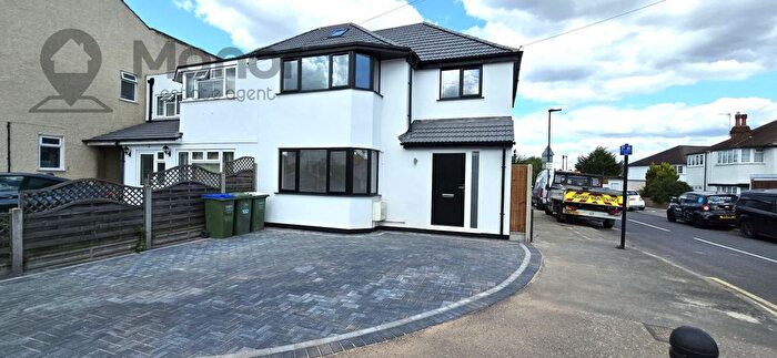 4 Bedroom Semi-Detached House To Rent In Wickham Street, Welling, Kent, DA16