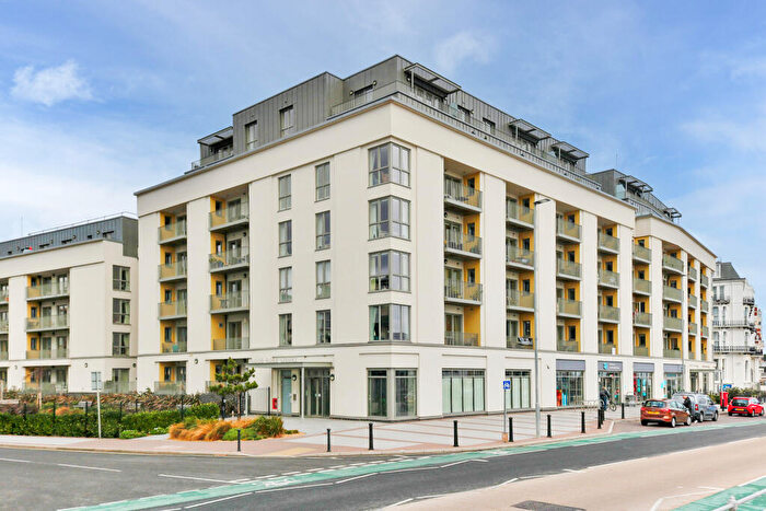 2 Bedroom Apartment For Sale In South Parade, Southsea, PO4