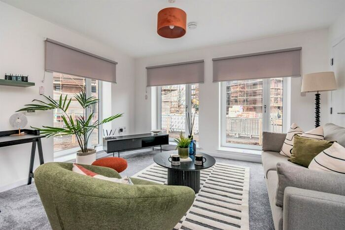 2 Bedroom Flat To Rent In Newhall Street, G40