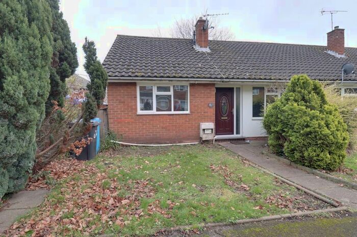 2 Bedroom Bungalow For Sale In Littleton Crescent, Penkridge, Staffordshire, ST19