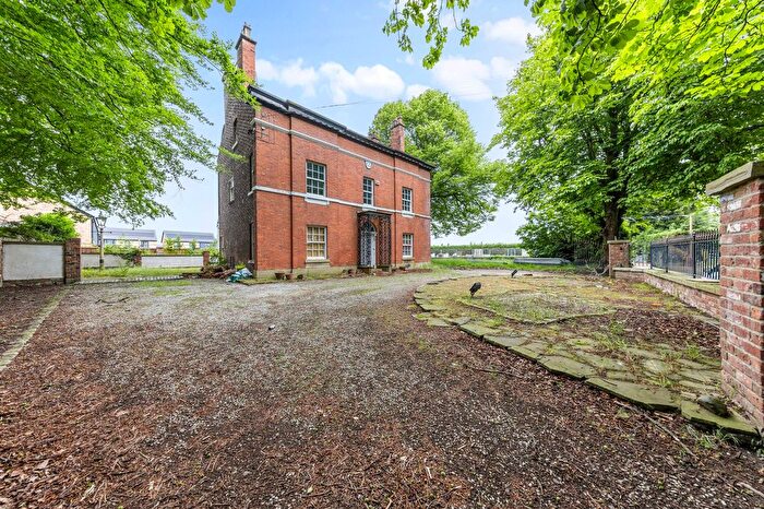 5 Bedroom Detached House For Sale In Mount Pleasant, Glazebrook, WA3