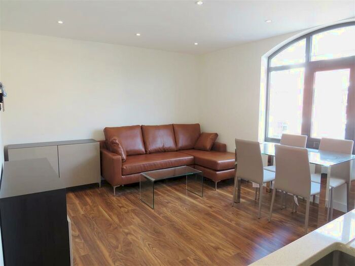 1 Bedroom Flat To Rent In Corner Hall, Hemel Hempstead, HP3