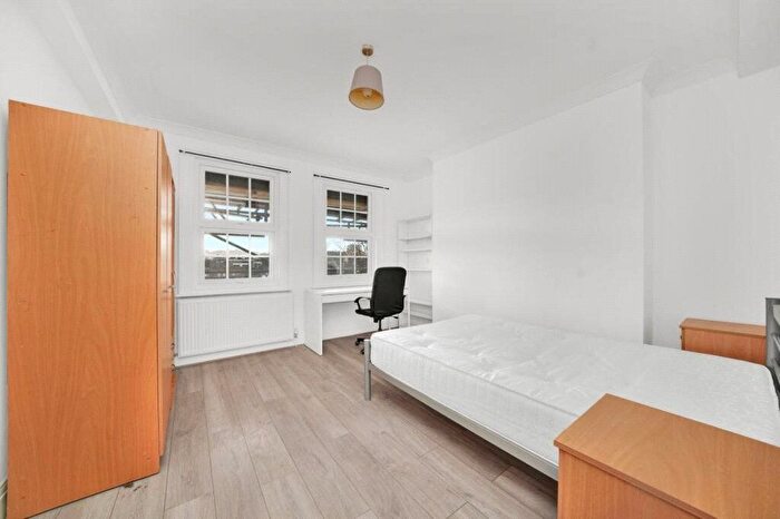 3 Bedroom Flat To Rent In Parkhurst Court, Warlters Road, Holloway, London, N7