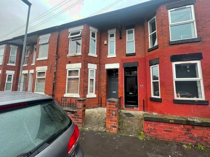 5 Bedroom Private Hall To Rent In Standish Road, Fallowfield, M14