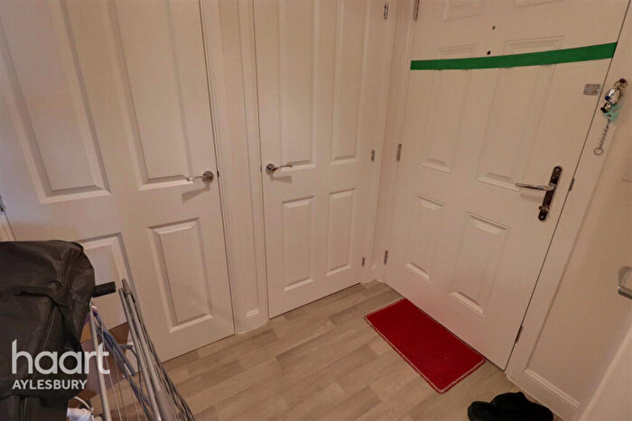 2 Bedroom Apartment To Rent In Bellingham Way, Aylesbury, HP22