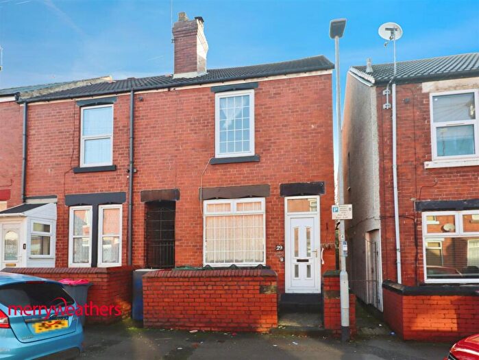 2 Bedroom End Of Terrace House For Sale In St. Stephens Road, Rotherham., S65