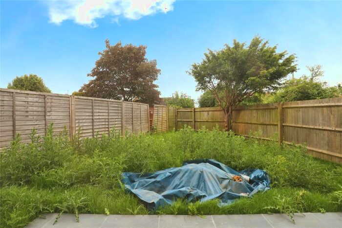 2 Bedroom Bungalow For Sale In Rochester Way, Twyford, Banbury, Oxfordshire, OX17