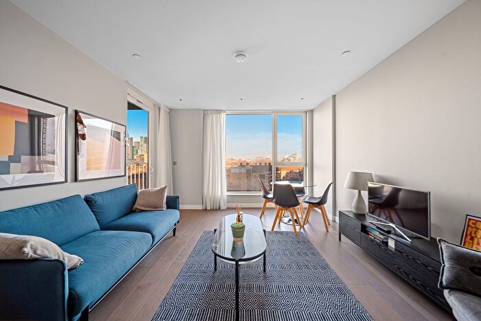 1 Bedroom Flat To Rent In Phoenix Court, Kennington Lane, SE11