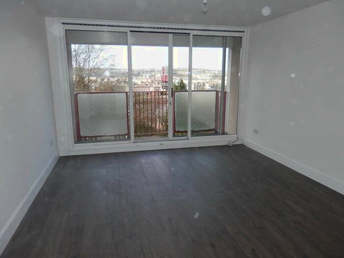2 Bedroom Flat To Rent In Potterhill, Bridgend, Perth, PH2