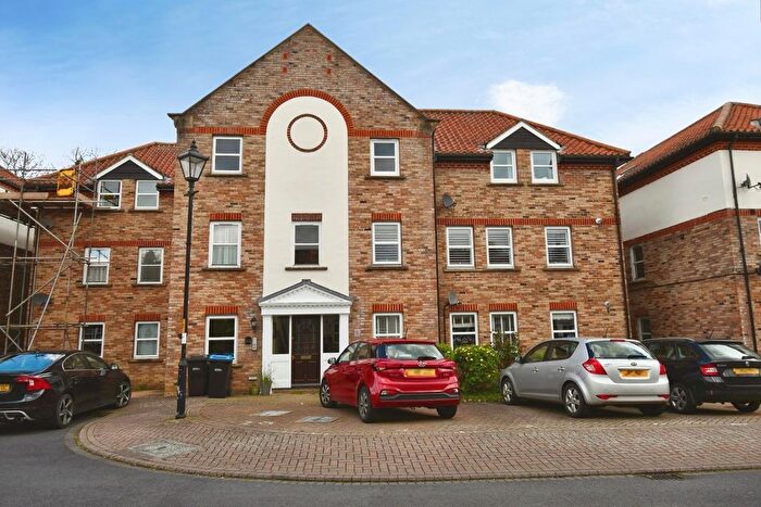 2 Bedroom Flat For Sale In Waterside, Ripon, HG4