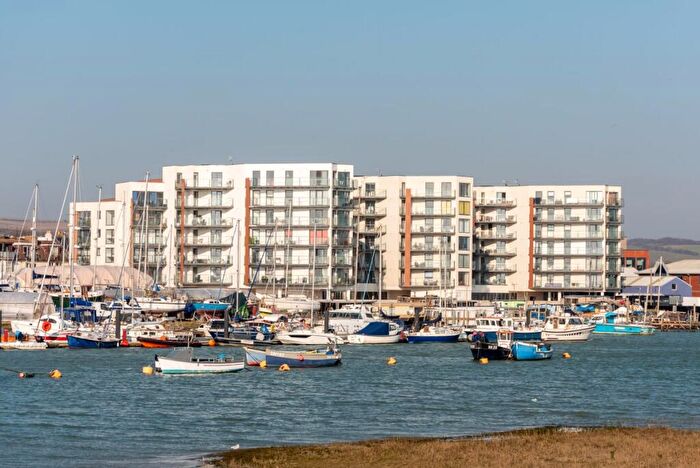 2 Bedroom Flat To Rent In Mariner Point, Shoreham By Sea, BN43