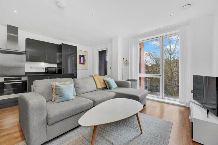 1 Bedroom Flat To Rent In Bow Road, Bow, London, E3