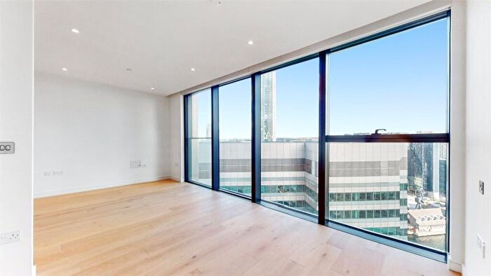 Flat To Rent In Hampton Tower, London, E14