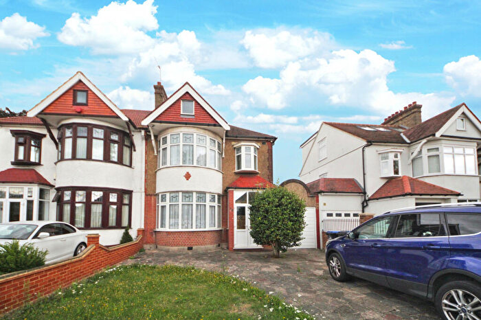 3 Bedroom Semi-Detached House To Rent In Ridge Avenue, Winchmore Hill, N14