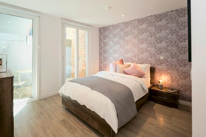 2 Bedroom Flat To Rent In Pressing Lane, Hayes, UB3