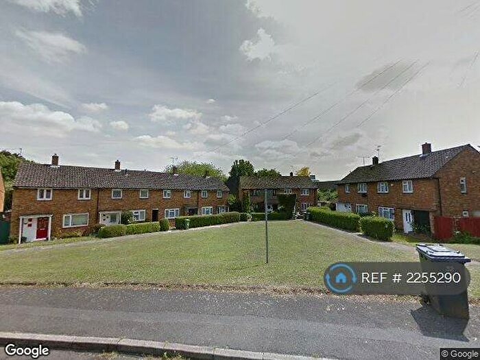 2 Bedroom Semi-Detached House To Rent In Bank Close, Luton, LU4