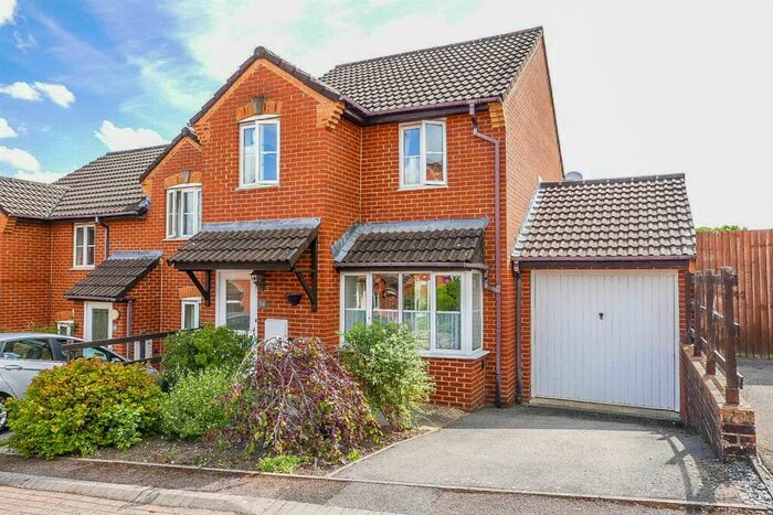 3 Bedroom End Of Terrace House To Rent In The Slade, Dursley, GL11