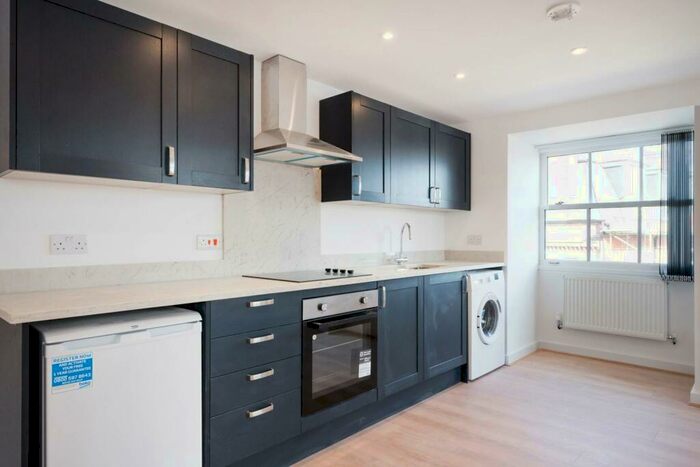2 Bedroom Flat To Rent In Kings Street, Maidstone, ME14