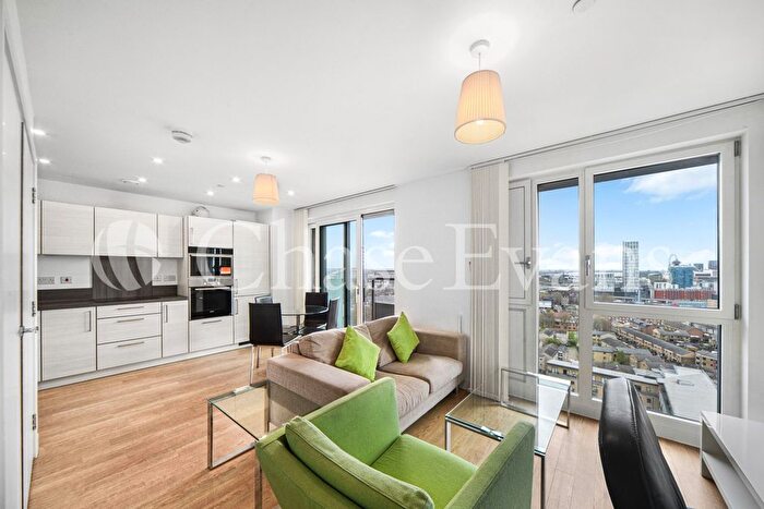 1 Bedroom Flat For Sale In Marner Point, St. Andrew's, Jefferson Plaza, Bromley-By-Bow, London, E3