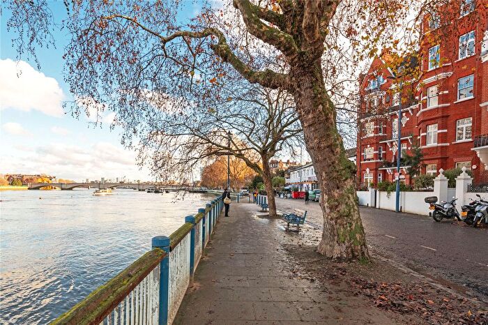 3 Bedroom Flat For Sale In Embankment, Putney, London, SW15