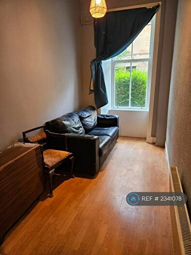 2 Bedroom Flat To Rent In Cowan Street, Glasgow, G12