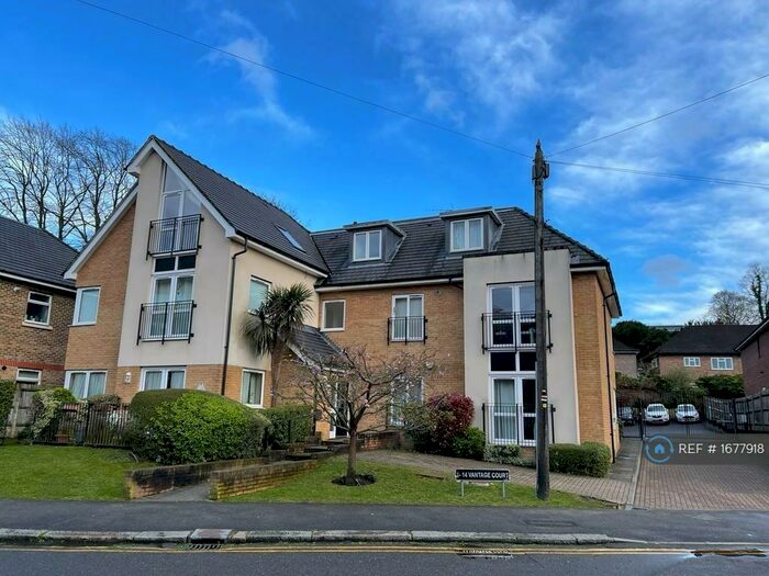 2 Bedroom Flat To Rent In Vantage Court, Sutton, SM1