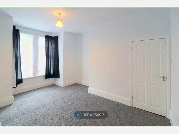 2 Bedroom Flat To Rent In Cranmer Road, London, E7