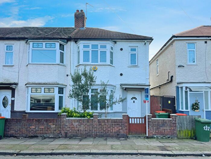 3 Bedroom End Of Terrace House To Rent In Varley Road, London, E16