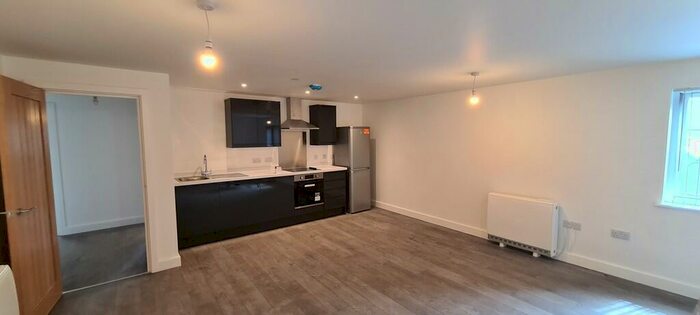 2 Bedroom Flat To Rent In - High Street, SO14