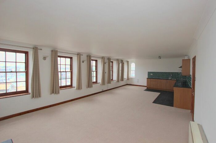3 Bedroom Maisonette To Rent In The Barbican, Plymouth, Devon, PL1