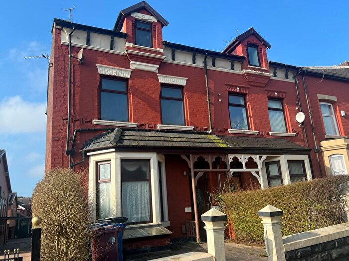 5 Bedroom End Of Terrace House For Sale In Leamington Road, Blackburn, BB2