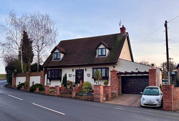 4 Bedroom Detached House For Sale In Brethergate, Westwoodside, Doncaster, DN9