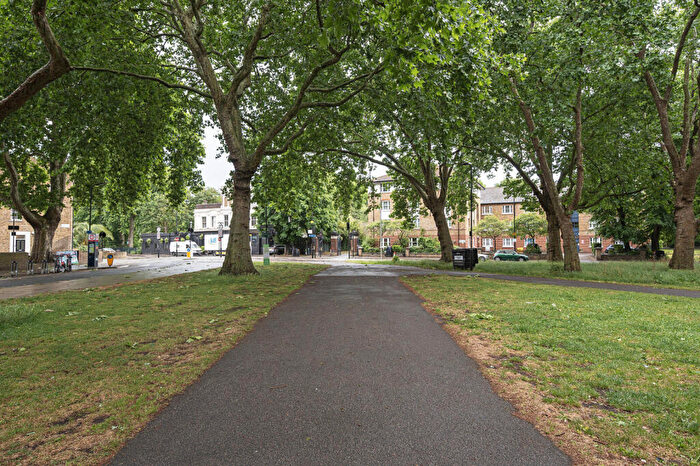 1 Bedroom Flat For Sale In Flat, Crisp Court, Gascoyne Road, Victoria Park, London, E9 - Photo 12