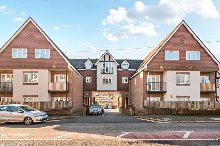 2 Bedroom Flat For Sale In High Wycombe, West Wycombe, Buckinghamshire, HP12