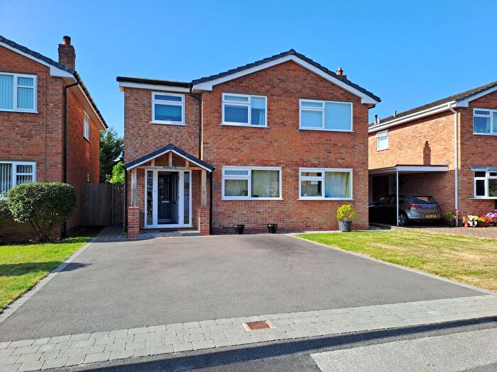 4 Bedroom Detached House For Sale In Hansell Drive, Dorridge, B93