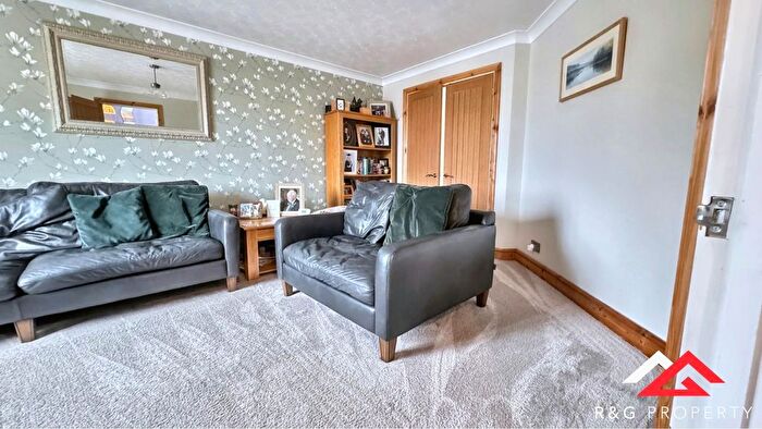 4 Bedroom Detached House For Sale In Magnolia Rise, Trowbridge, BA14