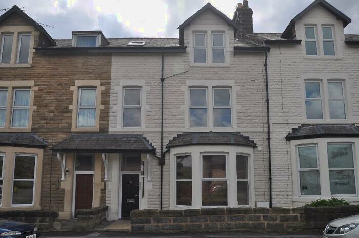 Studio To Rent In Grove Park Terrace, Harrogate, North Yorkshire, HG1