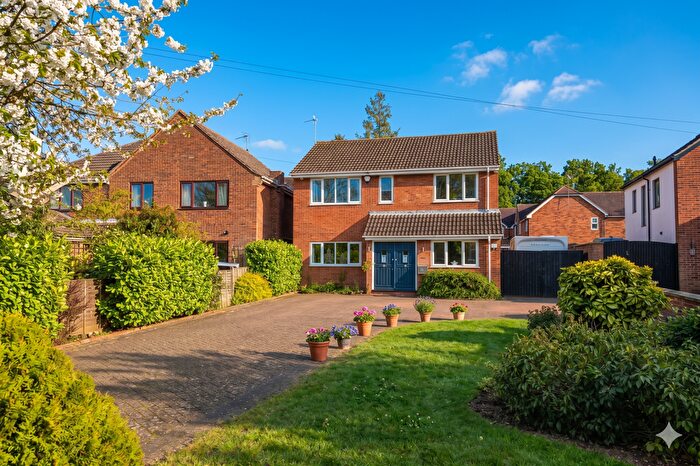 4 Bedroom Detached House For Sale In Wolverton Road, Milton Keynes, MK14
