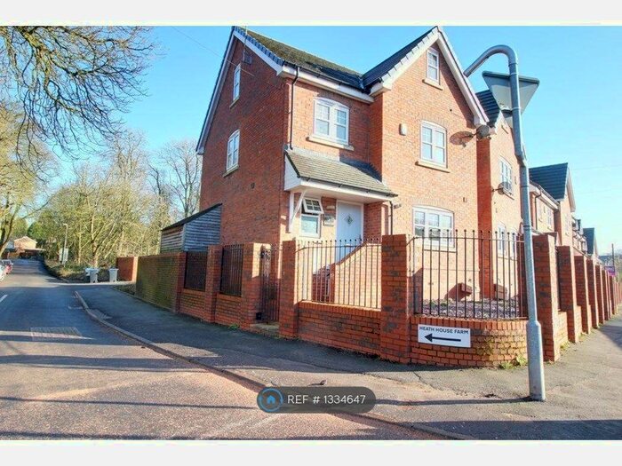 4 Bedroom Semi-Detached House To Rent In Caverswall Road, Blythe Bridge, Stoke-On-Trent, ST11