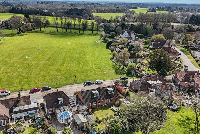 4 Bedroom Link Detached House For Sale In Highfield, Ashampstead, Reading, Berkshire, RG8