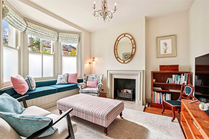 3 Bedroom Detached House To Rent In Saville Road, London, W4