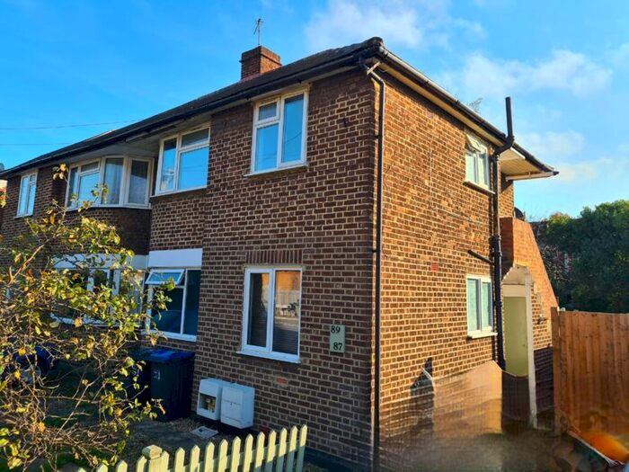 2 Bedroom Flat To Rent In Runnymede, London, SW19