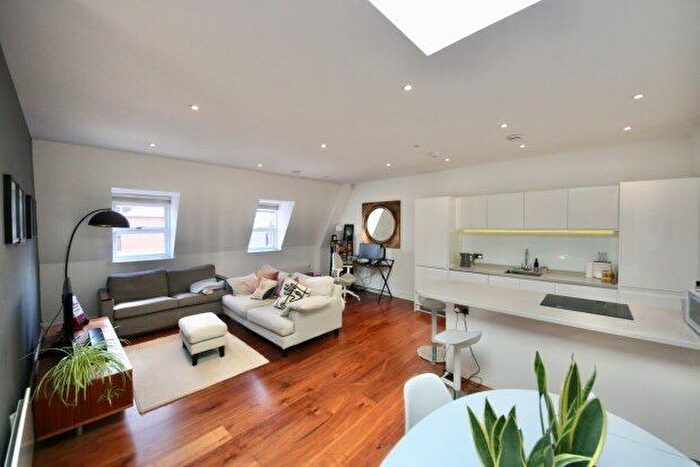 2 Bedroom Flat To Rent In Clifford Street, York, YO1