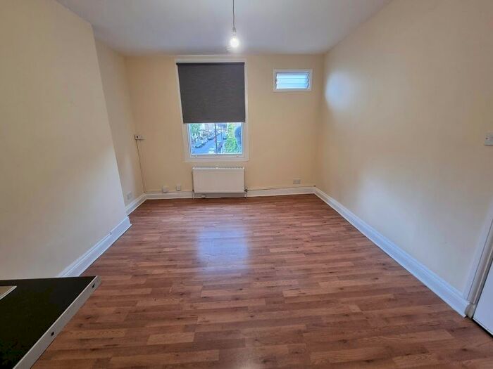 Studio To Rent In Brockley Rise, Brockley, Forest Hill, SE23