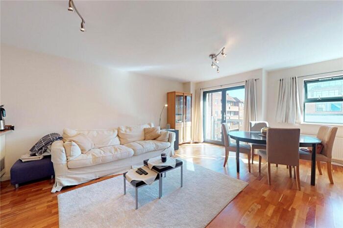 2 Bedroom Apartment For Sale In Quaker Street, Shoreditch, London, E1