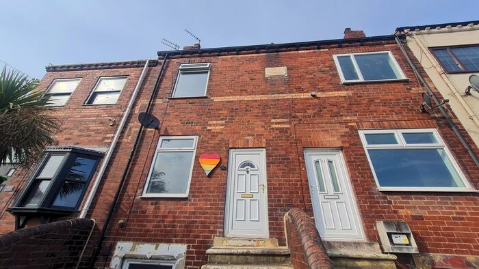 2 Bedroom Property To Rent In Leeds Road, Cutsyke, Castleford, WF10