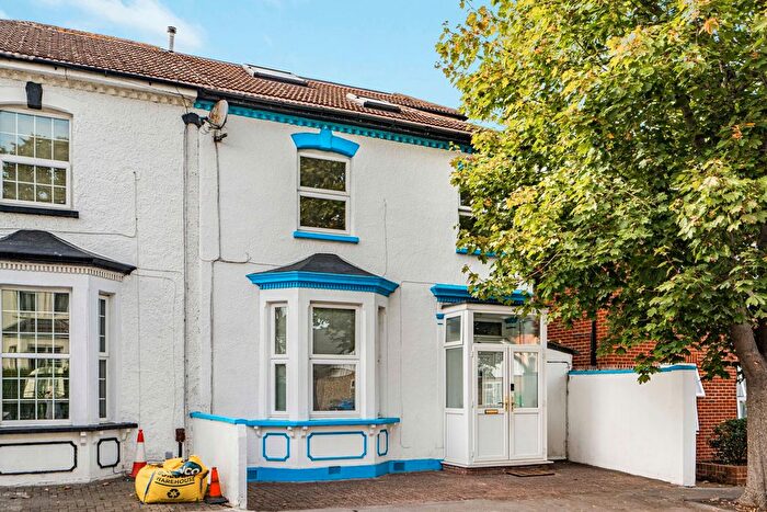 4 Bedroom Semi-Detached House For Sale In Cobden Road, London, SE25