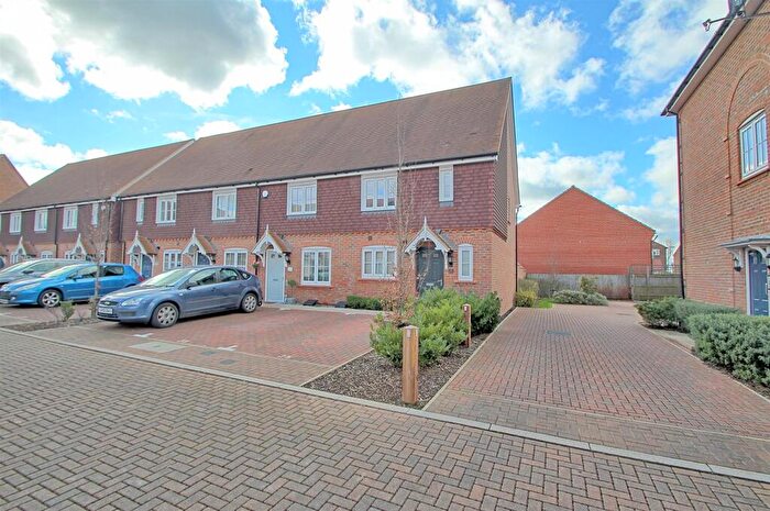 2 Bedroom End Of Terrace House For Sale In Farm Close, Ware, SG12