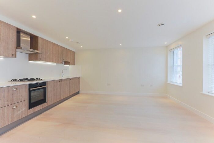 1 Bedroom Flat To Rent In Gerrard Street, London, W1D